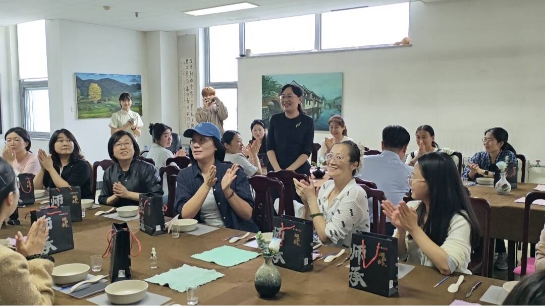 非遗进校园 雅韵迎中秋 鲁东大学成功举办女教职工香牌手作活动